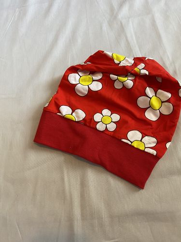 Beanie - Zwergenschön rot Blumen